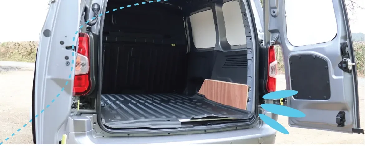 Rear van windows